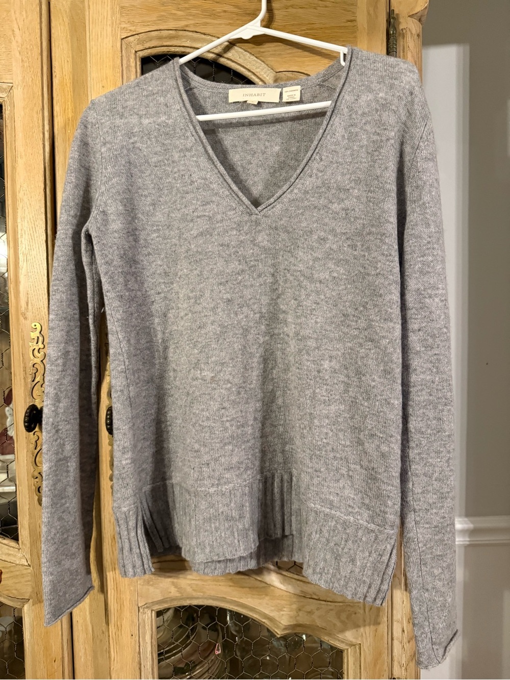 Inhabit Cashmere V-Neck Sweater - Light Gray